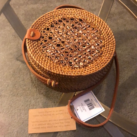 Round Rattan Bag - Picture 5 of 8